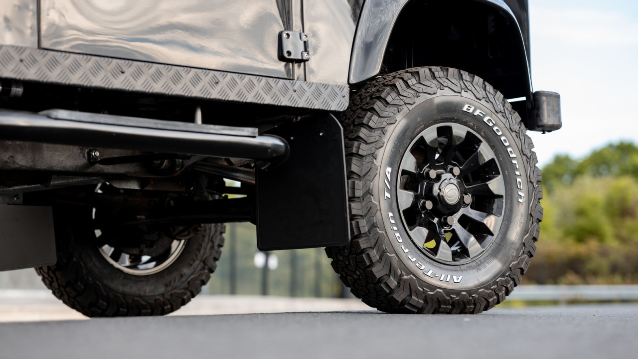 Black Land Rover Defender Vehicle Photographer Wipdesigns (15)