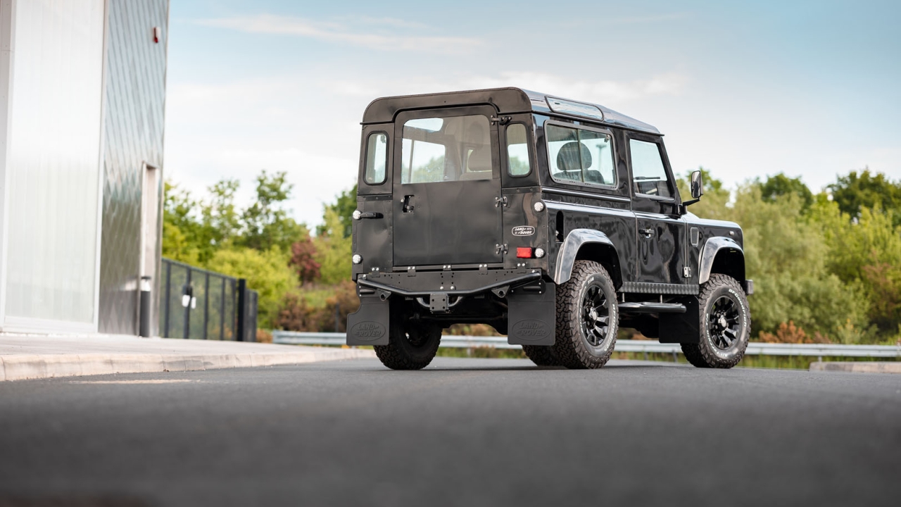Black Land Rover Defender Vehicle Photographer Wipdesigns (2)