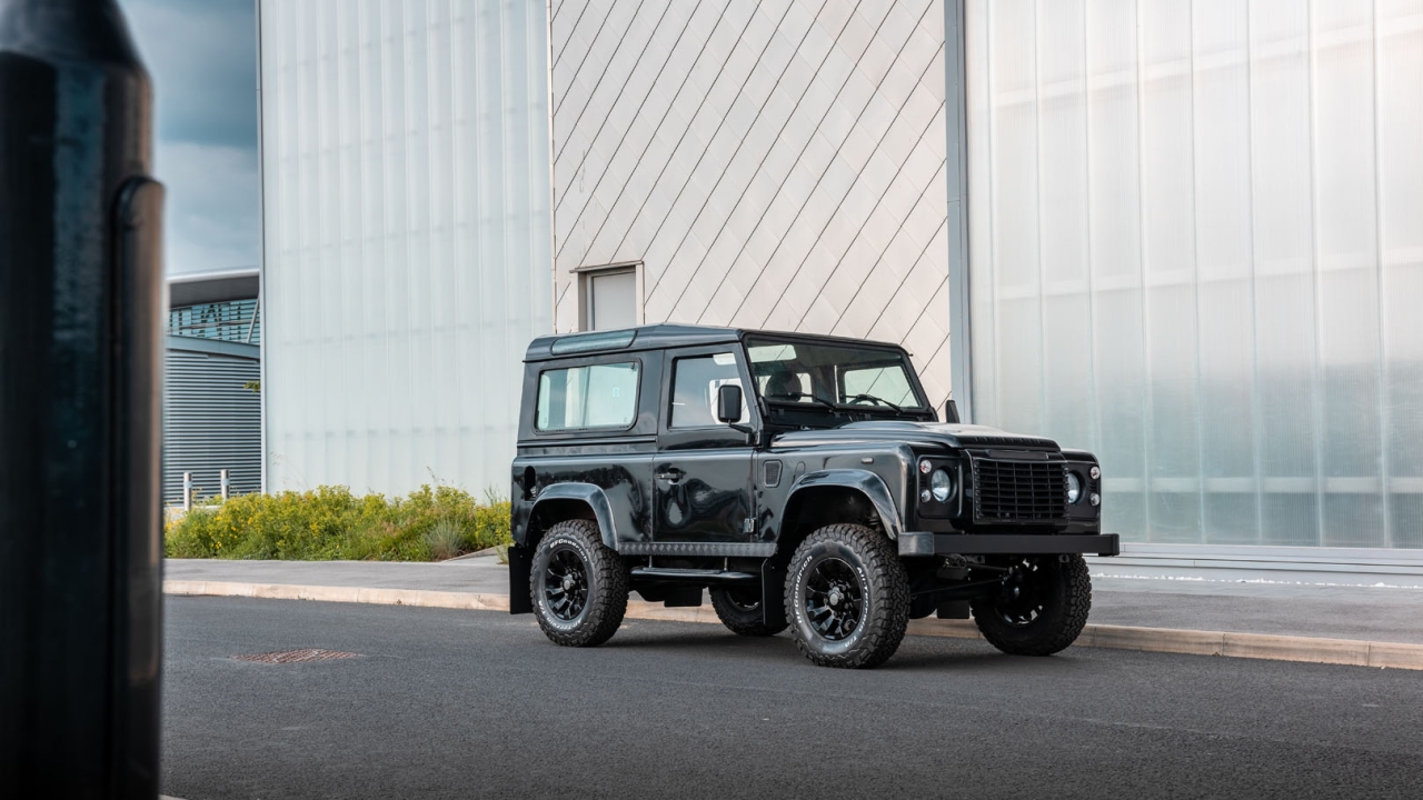 Black Land Rover Defender Vehicle Photographer Wipdesigns (38)