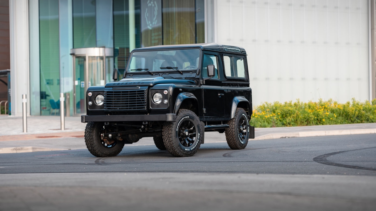 Black Land Rover Defender Vehicle Photographer Wipdesigns (54)